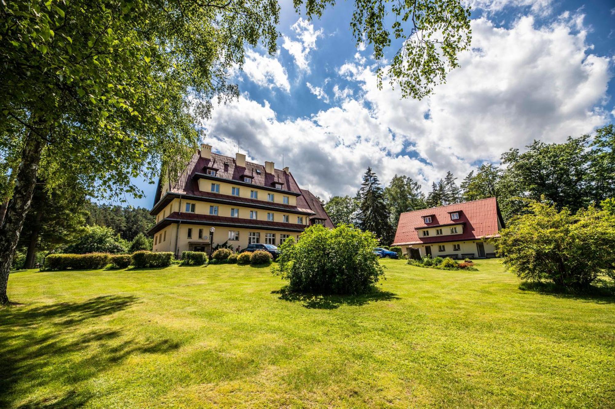 Parkhotel Skalni Mesto Їчін Екстер'єр фото