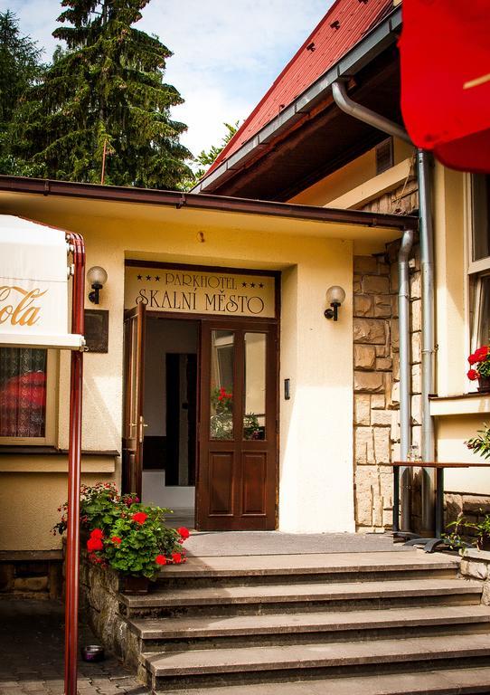 Parkhotel Skalni Mesto Їчін Екстер'єр фото